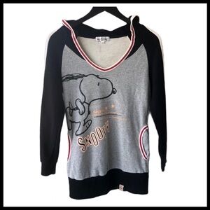 SNOOPY Graphic V-Neck Hoodie